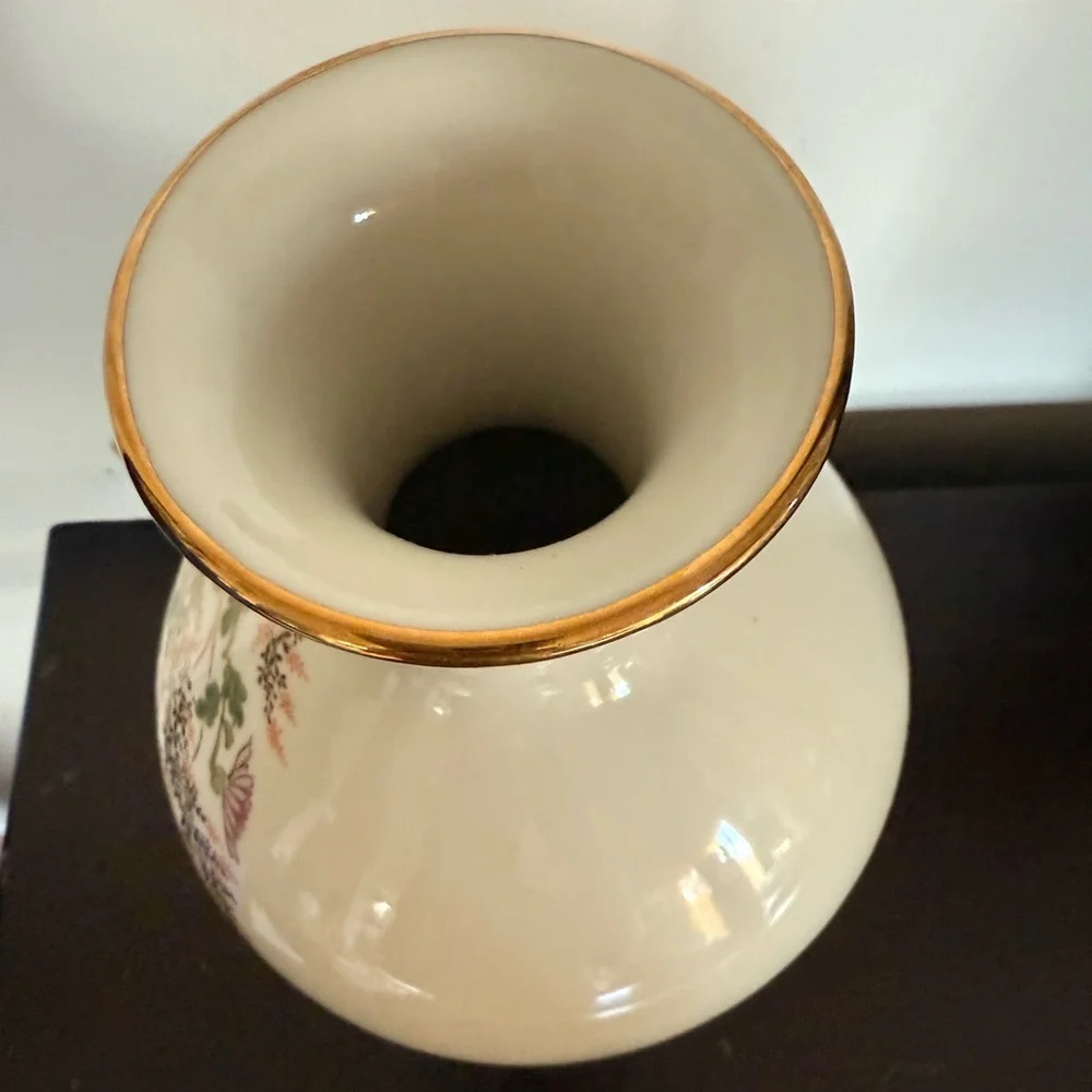 Vintage Japan Shibata Vase Fine Gild Floral Decoration  8”‎ Tall Gold Rim Estate